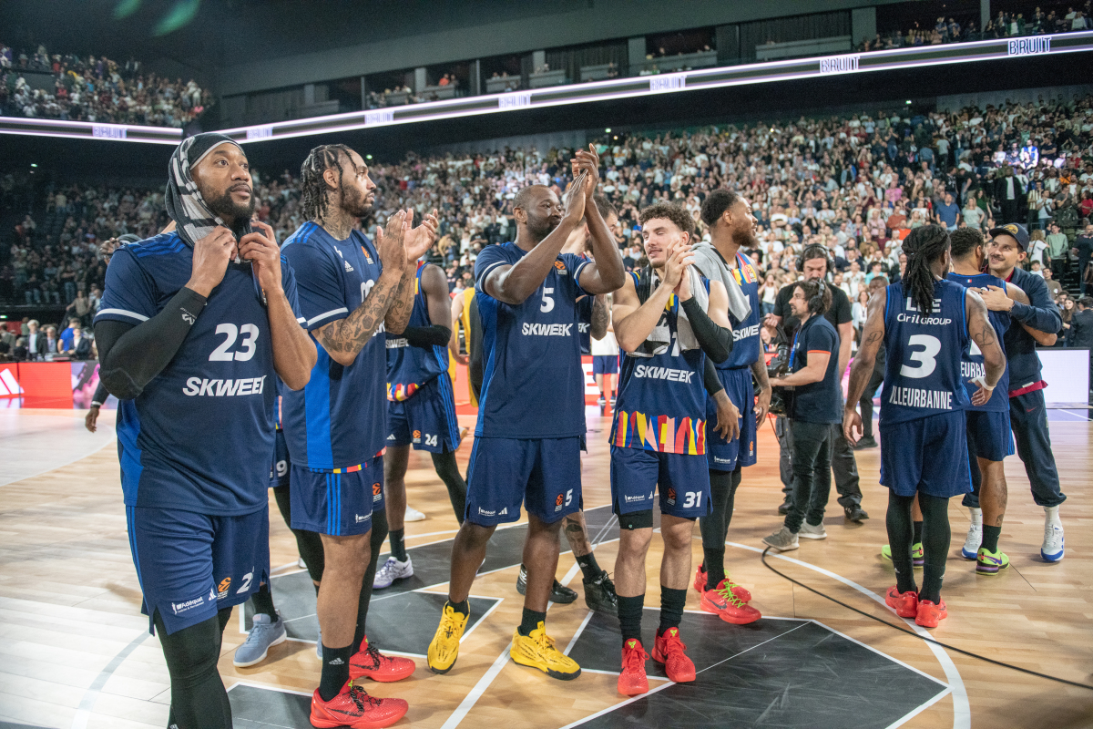 九游体育官网-包含赛后费城76人调整名单以备NBA季后赛，手感冰凉环节打磨，话题不断，细节决定成败的词条